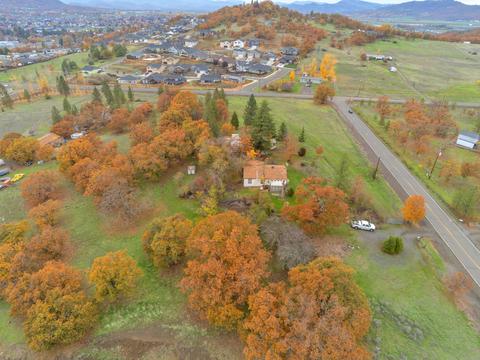 300 Riley Rd, Eagle Point, OR 97524 photo 7