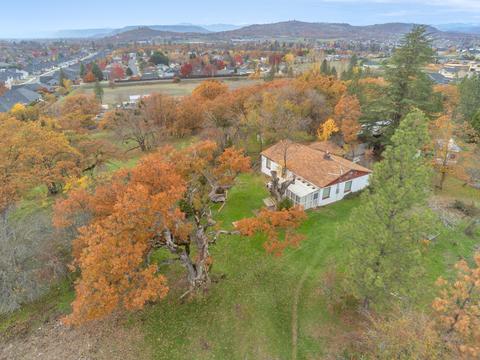 300 Riley Rd, Eagle Point, OR 97524 photo 4