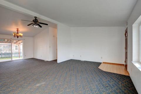 282 N Deanjou Ave, Eagle Point, OR 97524 photo 7