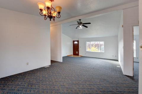 282 N Deanjou Ave, Eagle Point, OR 97524 photo 5