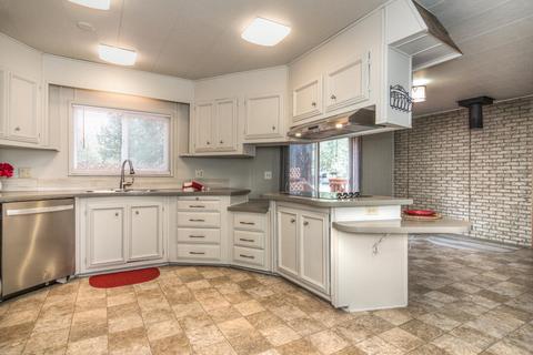 61029 Chuckanut Dr, Bend, OR 97702 photo 3
