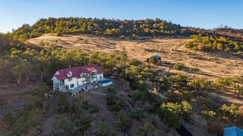 1285 S Obenchain Rd, Eagle Point, OR 97524 photo 1