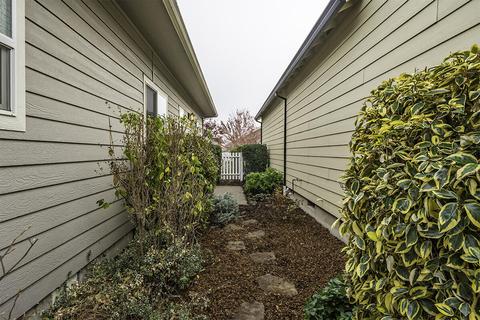 1078 N Haskell St, Central Point, OR 97502 photo 21