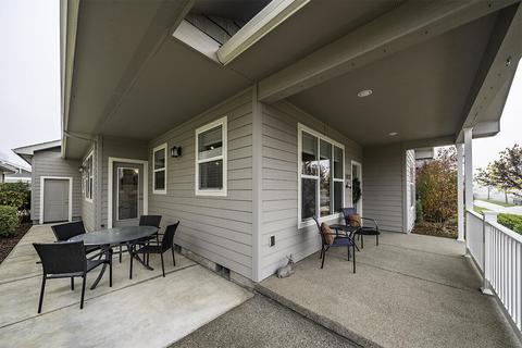 1078 N Haskell St, Central Point, OR 97502 photo 4
