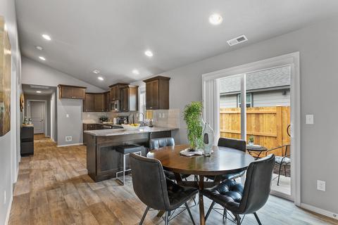 1913 W W Hill Ave, Sisters, OR 97759 photo 3