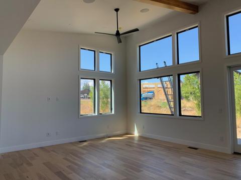 19142 Gateway Loop, Bend, OR 97702 photo 2