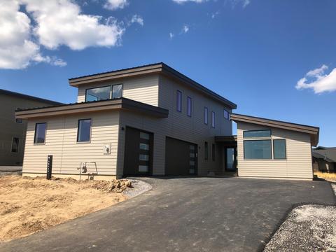19142 Gateway Loop, Bend, OR 97702 photo 1