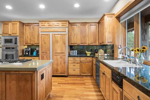 56375 Twin Rivers Dr, Bend, OR 97707 photo 13