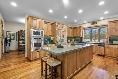 56375 Twin Rivers Dr, Bend, OR 97707 photo 12