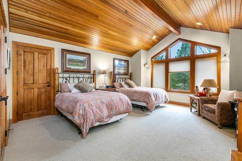 56375 Twin Rivers Dr, Bend, OR 97707 photo 27