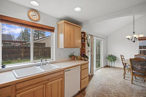 20565 Dylan Loop, Bend, OR 97702 photo 24