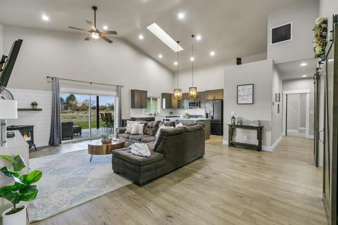 21370 View Ln, Bend, OR 97701 photo 3