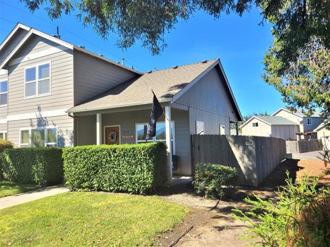 329 Cascade Dr, Central Point, OR 97502 photo 2