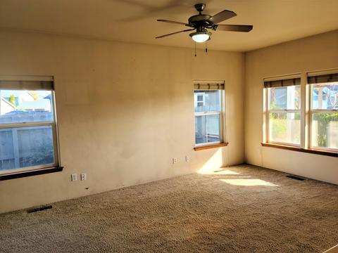 329 Cascade Dr, Central Point, OR 97502 photo 8
