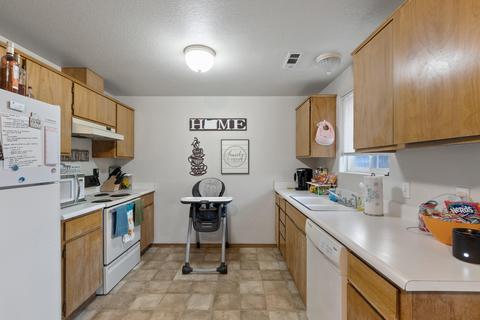 253 Tracy Ave, Eagle Point, OR 97524 photo 6