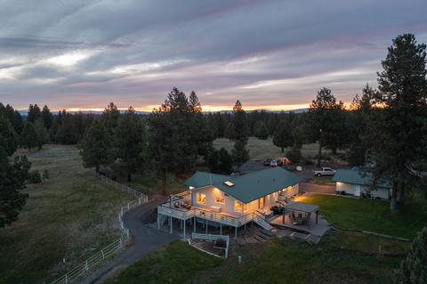 60260 Nighthawk Rd, Bend, OR 97702 photo 2