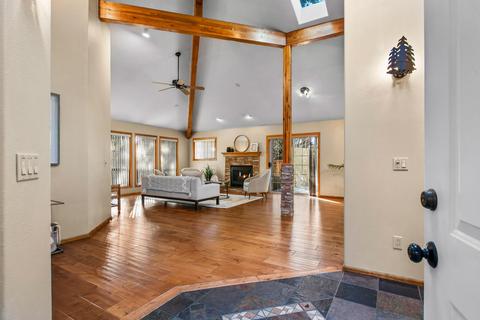 563 NE Soaring Ct, Bend, OR 97701 photo 3