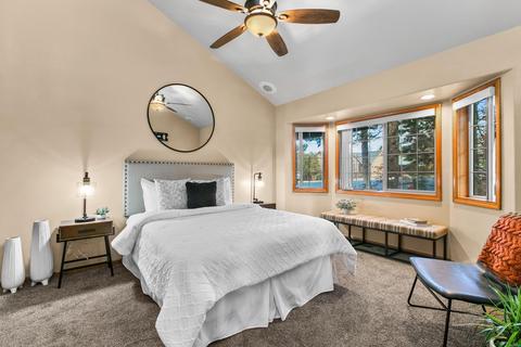 563 NE Soaring Ct, Bend, OR 97701 photo 11
