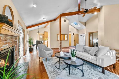 563 NE Soaring Ct, Bend, OR 97701 photo 6