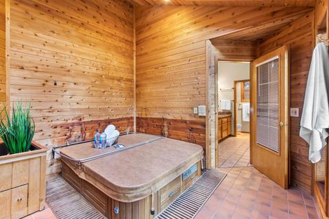 563 NE Soaring Ct, Bend, OR 97701 photo 14