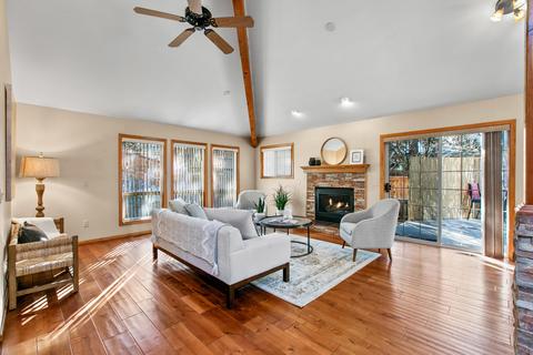 563 NE Soaring Ct, Bend, OR 97701 photo 1