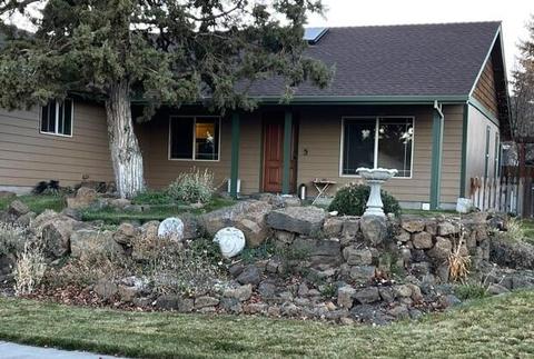 697 NE Shirley Ct, Bend, OR 97701 photo 1