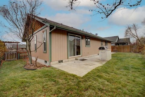 697 NE Shirley Ct, Bend, OR 97701 photo 16