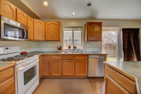697 NE Shirley Ct, Bend, OR 97701 photo 6