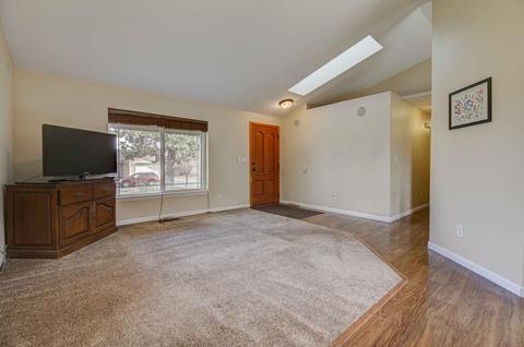 697 NE Shirley Ct, Bend, OR 97701 photo 3