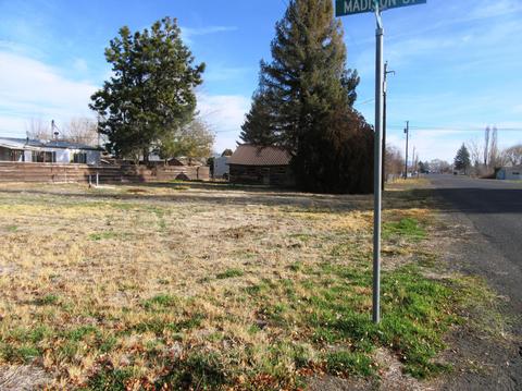 304 2nd St, Merrill, OR 97633 photo 4
