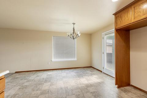 560 Barton Rd, Eagle Point, OR 97524 photo 17