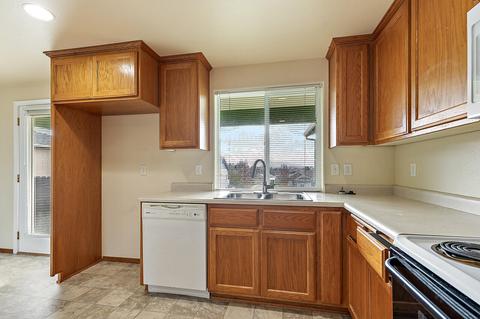 560 Barton Rd, Eagle Point, OR 97524 photo 16