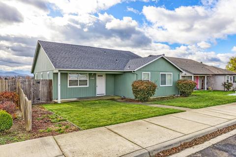 560 Barton Rd, Eagle Point, OR 97524 photo 3