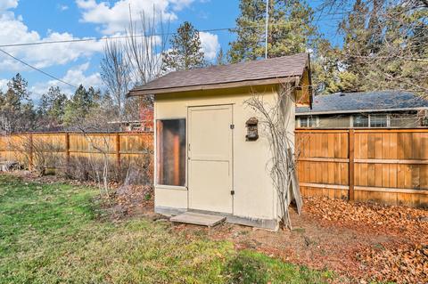 20352 Illahee Dr, Bend, OR 97702 photo 44