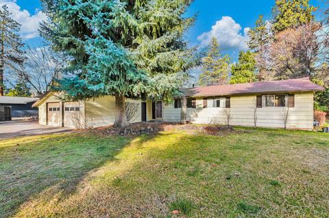 20352 Illahee Dr, Bend, OR 97702 photo 2