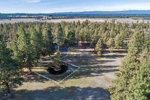 21575 Mcgilvray Rd, Bend, OR 97702 photo 4