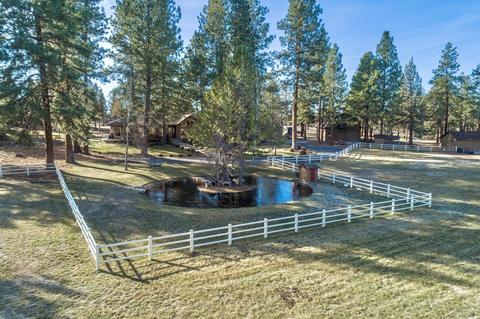 21575 Mcgilvray Rd, Bend, OR 97702 photo 2
