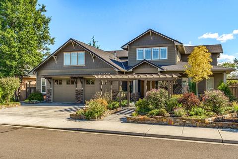 106 Pebble Creek Dr, Eagle Point, OR 97524 photo 3