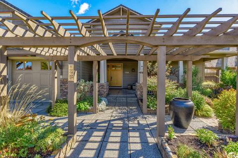 106 Pebble Creek Dr, Eagle Point, OR 97524 photo 6
