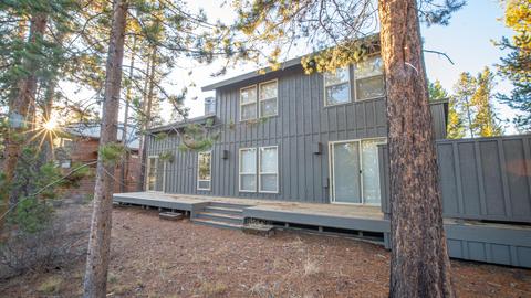 57792 Pyramid Mountain Ln, Sunriver, OR 97707 photo 3