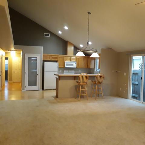 735 S Haskell St, Central Point, OR 97502 photo 6