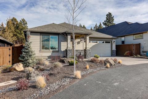61012 SE Stari Most Loop, Bend, OR 97702 photo 2