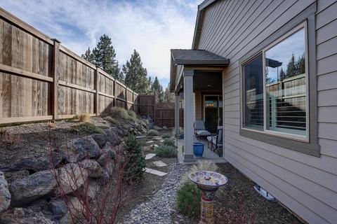 61012 SE Stari Most Loop, Bend, OR 97702 photo 28