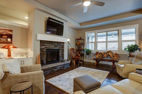 61012 SE Stari Most Loop, Bend, OR 97702 photo 7