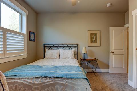 61012 SE Stari Most Loop, Bend, OR 97702 photo 24