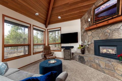 18143 Modoc Ln, Sunriver, OR 97707 photo 1