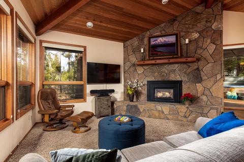 18143 Modoc Ln, Sunriver, OR 97707 photo 2