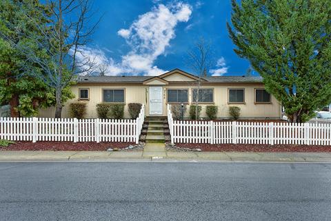 148 Eagle View Dr, Eagle Point, OR 97524 photo 1