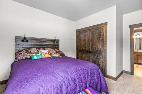 923 E Desperado Trl, Sisters, OR 97759 photo 25