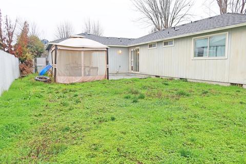 686 Andrea Way, Eagle Point, OR 97524 photo 5